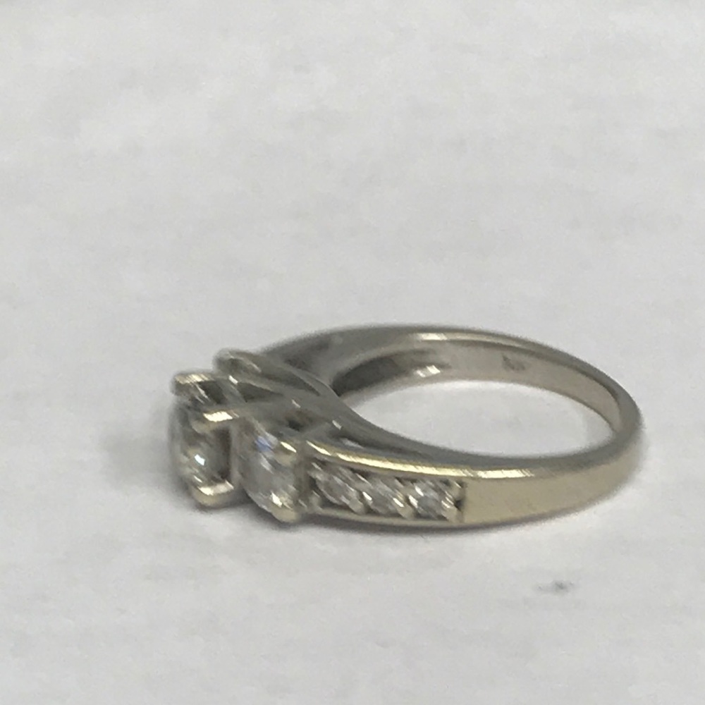 2CTTW BRILLIANT CUT RING - Picture 6 of 8